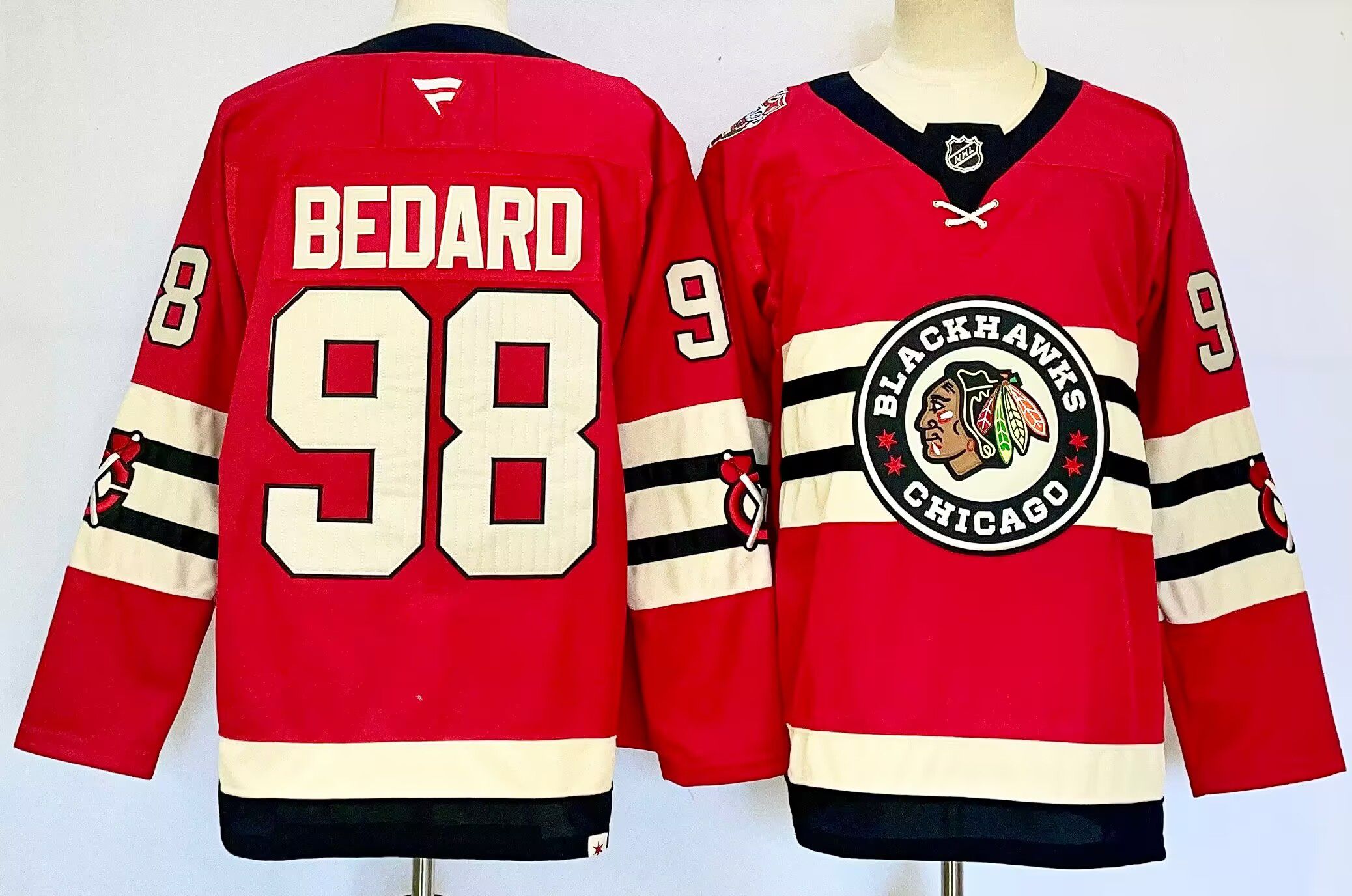 Men Chicago Blackhawks #98 Connor Bedard Red 2025 Home Premier Player NHL Jersey